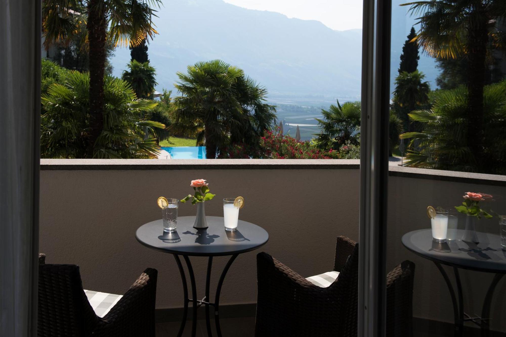 Calma Hotel 4*